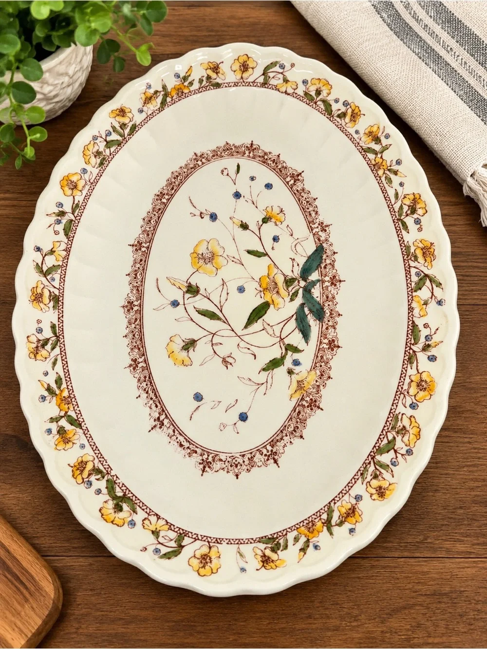 Set of 4 Vintage Vernon Kilns Hibiscus Oval Serving Platters Hand Painted USA